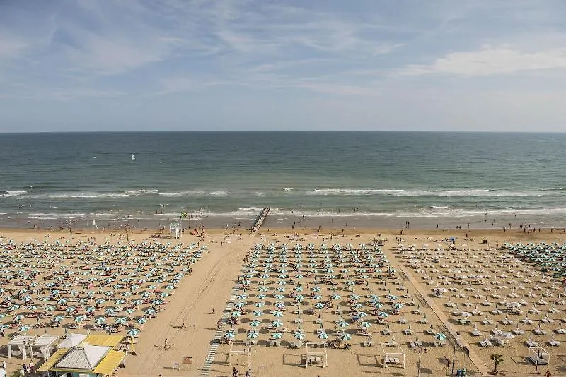 Hotel Cavalieri Palace & Suites Lido di Jesolo 4*,  Italien