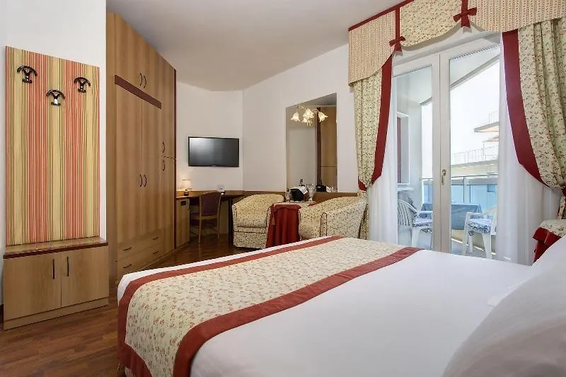 Hotel Cavalieri Palace & Suites Lido di Jesolo 4*,
