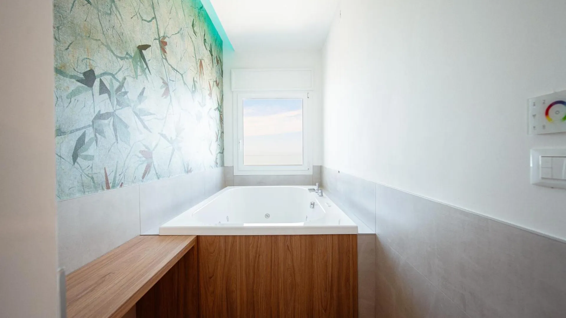 Hotel Cavalieri Palace & Suites Lido di Jesolo 4*,